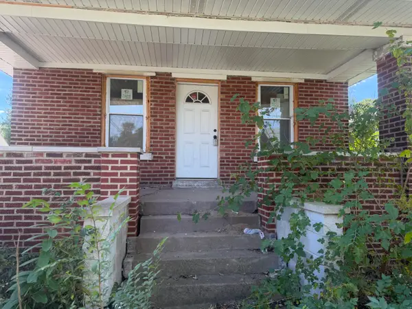 225 W 37th Avenue, Gary, IN 46408