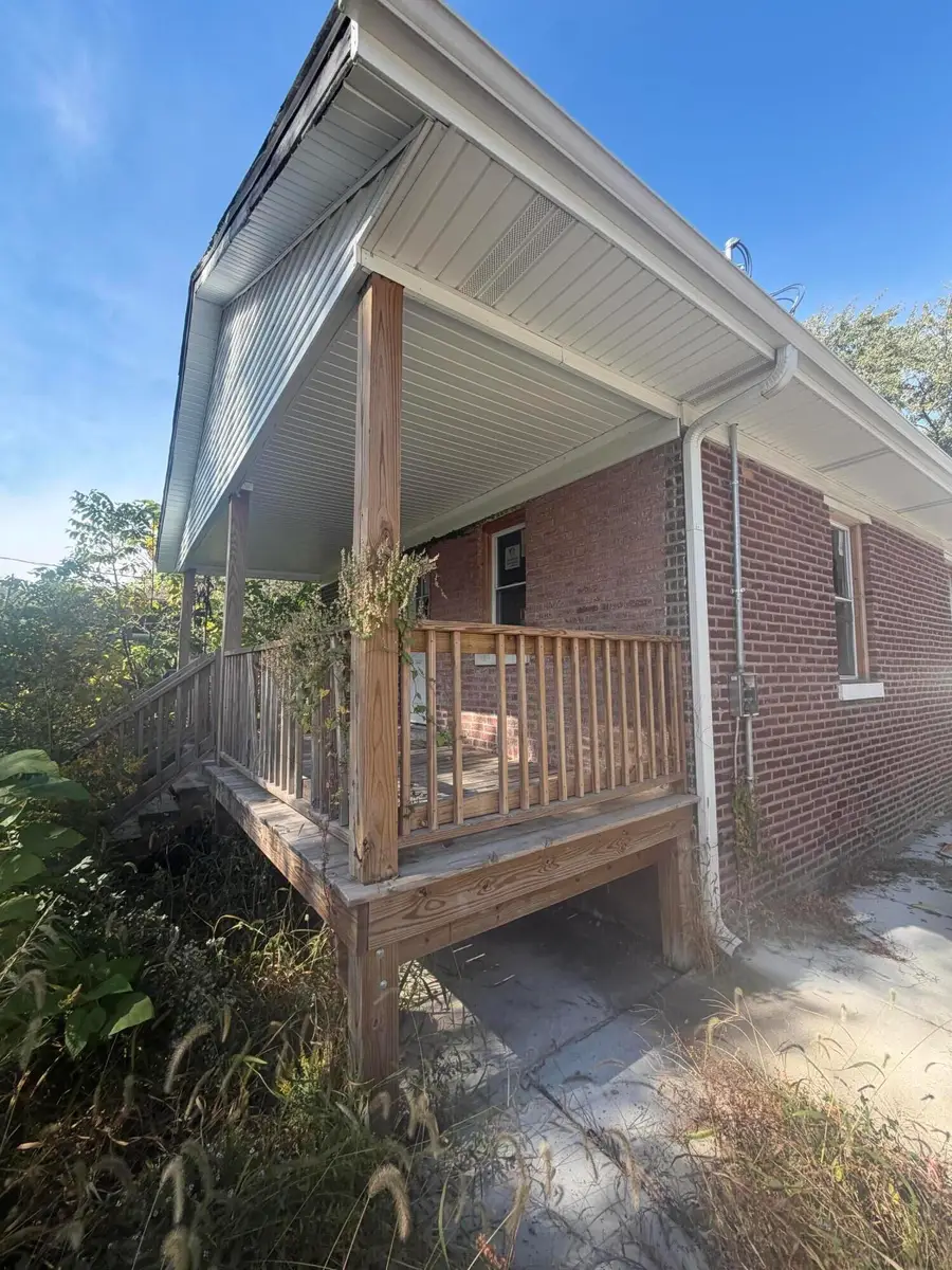 225 W 37th Avenue, Gary, IN 46408 - #3