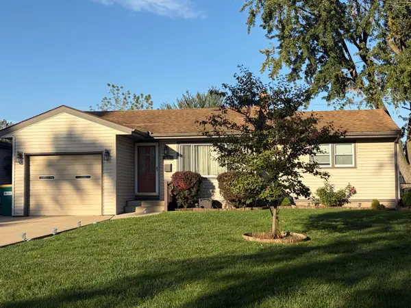 8122 Kooy Drive, Munster, IN 46321