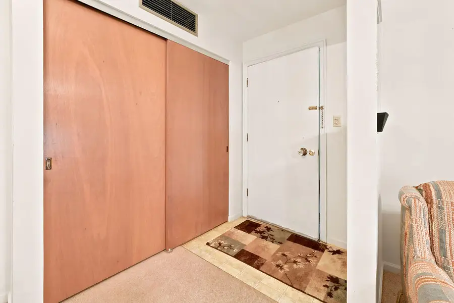 629 W 39th Place #103, Hobart, IN 46342 - #2