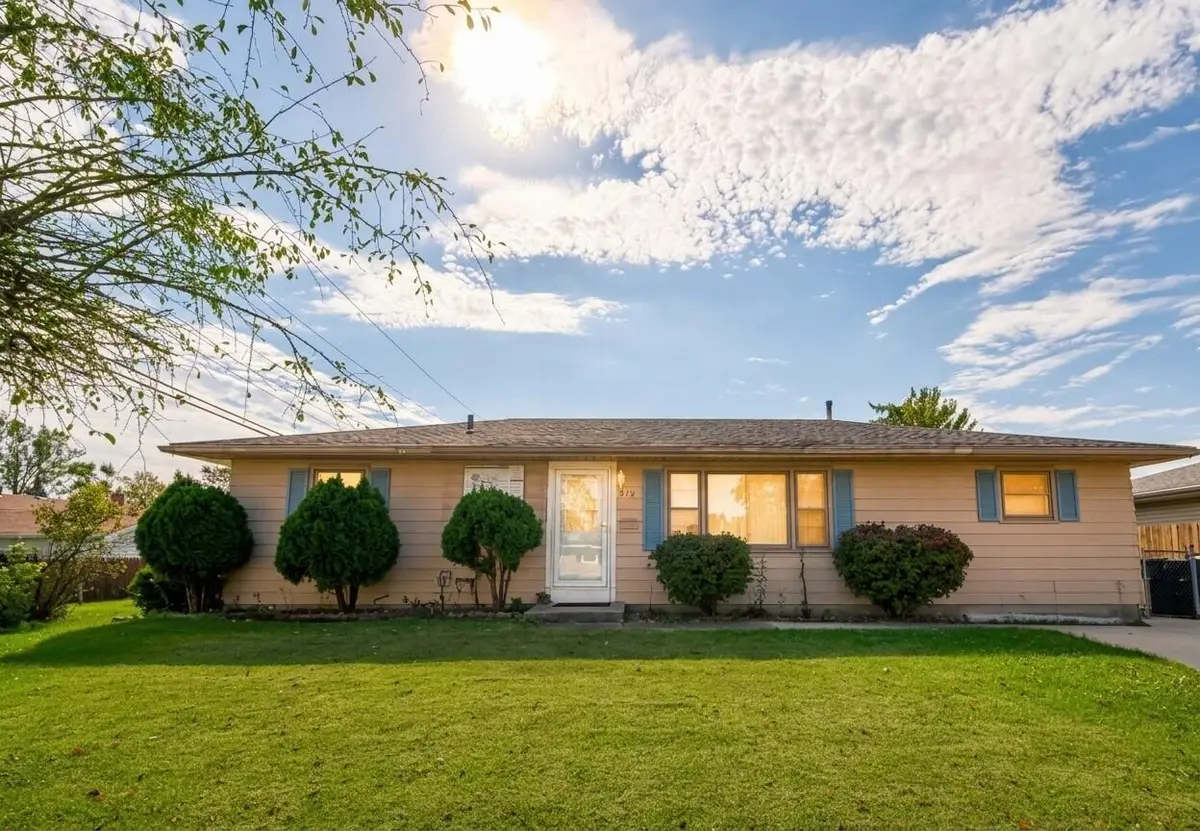 815 W 39th Avenue, Hobart, IN 46342 - #1