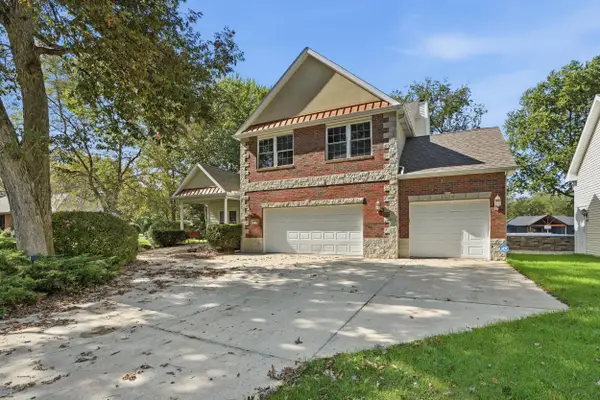 10752 Dogleg Drive, DeMotte, IN 46310