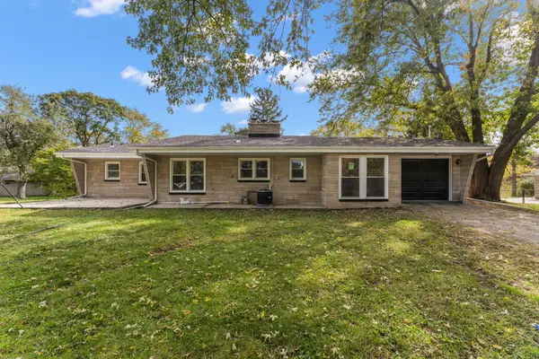 1110 Edgewood Drive, Schererville, IN 46375
