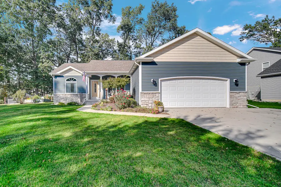 225 Trailcreek Drive, Burns Harbor, IN 46304 - #2
