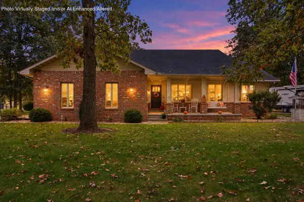 10391 Chippewah Court, DeMotte, IN 46310