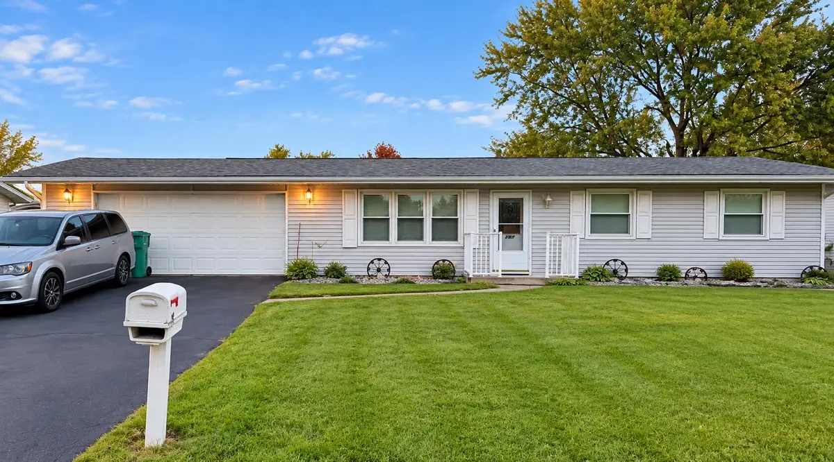 407 Salt Creek Pkwy, Valparaiso, IN 46385 - #1