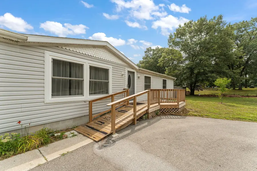 9625 N Ahlgrim Street, Demotte, IN 46310 - #2