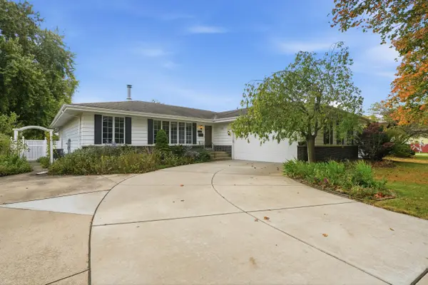 9107 Chestnut Lane, Munster, IN 46321
