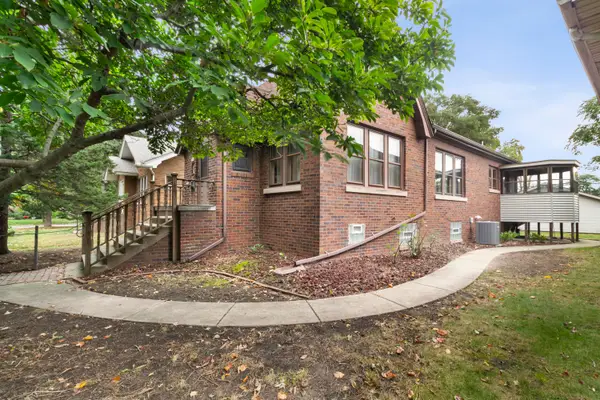 6833 Rosewood Avenue, Hammond, IN 46324