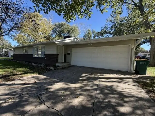 2302 Sears Street, Valparaiso, IN 46383 - #1