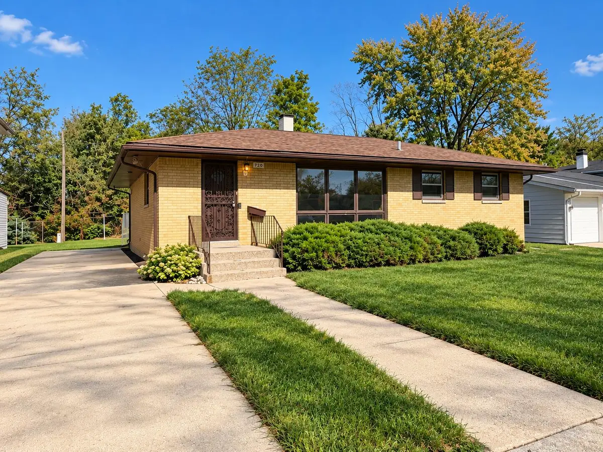 720 W 52nd Place, Gary, IN 46410 - #1