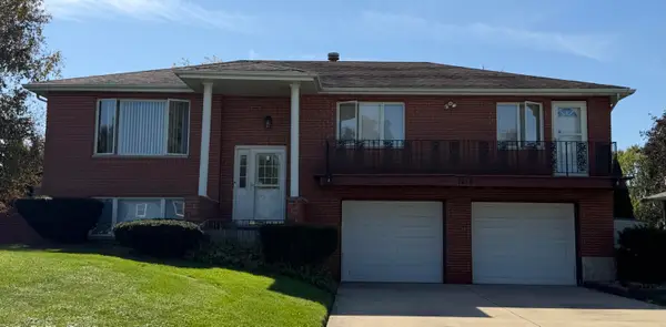 1215 Sunnyslope Drive, Crown Point, IN 46307