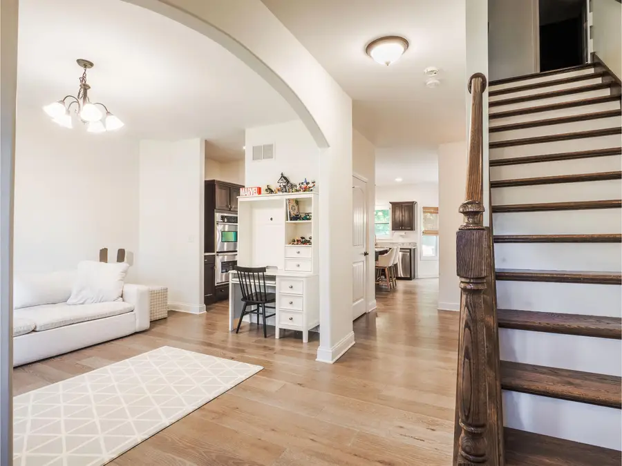20 W Shakespeare Drive, Valparaiso, IN 46385 - #2
