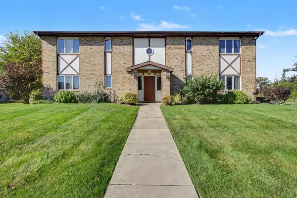 2464 Harvest Drive, Crown Point, IN 46307