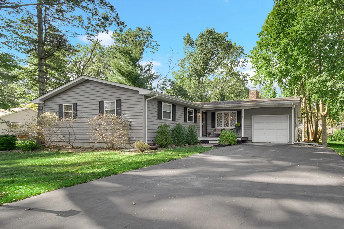 620 S 18th Street, Chesterton, IN 46304 - #1