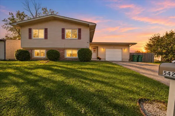 542 Riviera Road, Valparaiso, IN 46385