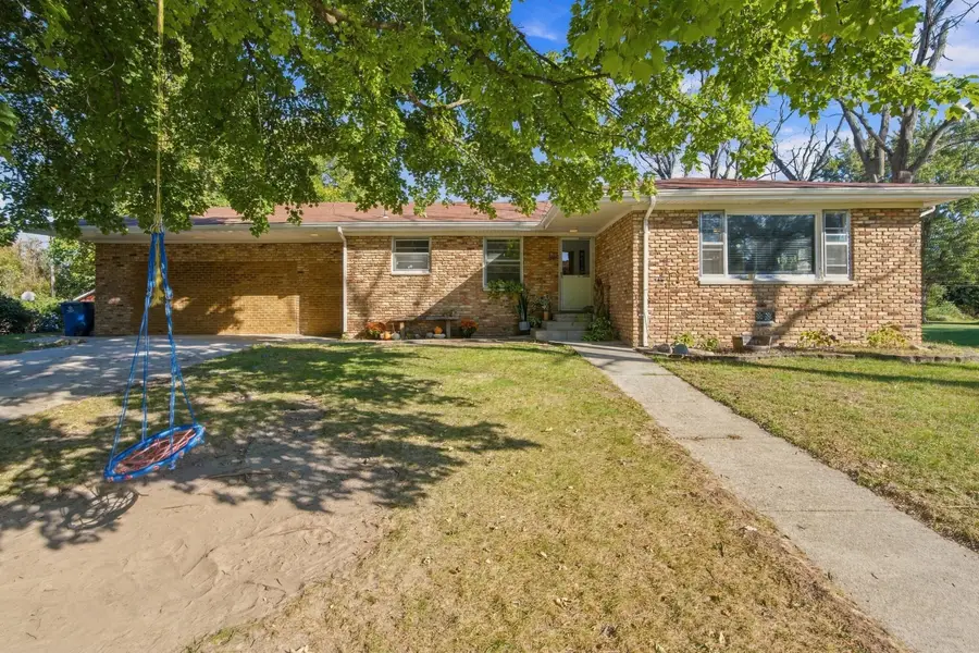 211 Carnation Street Ne, Demotte, IN 46310 - #2