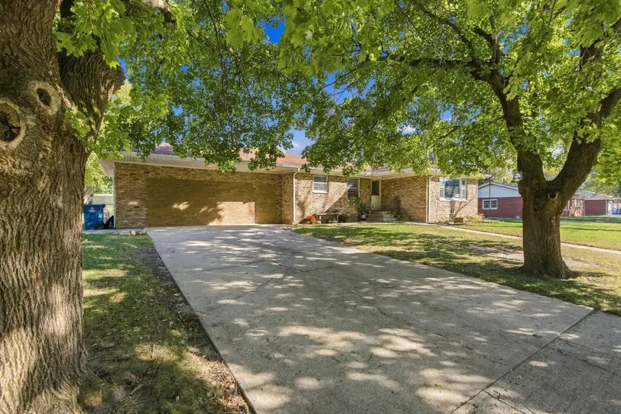 211 Carnation Street Ne, Demotte, IN 46310 - #3