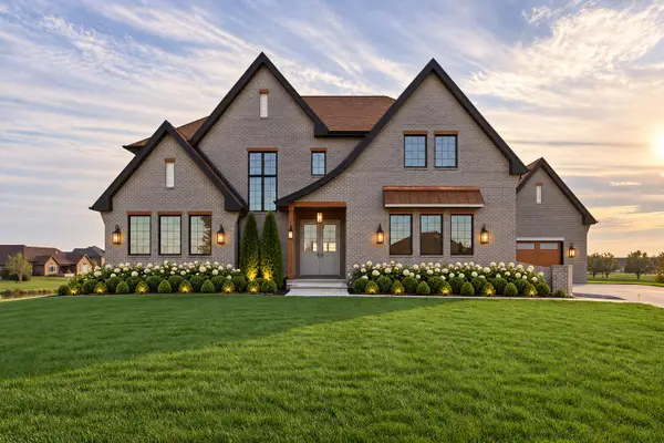 8737 Silver Maple Cove, St. John, IN 46373