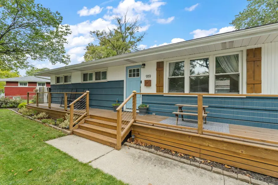 919 E Crestview Court, Crown Point, IN 46307 - #2