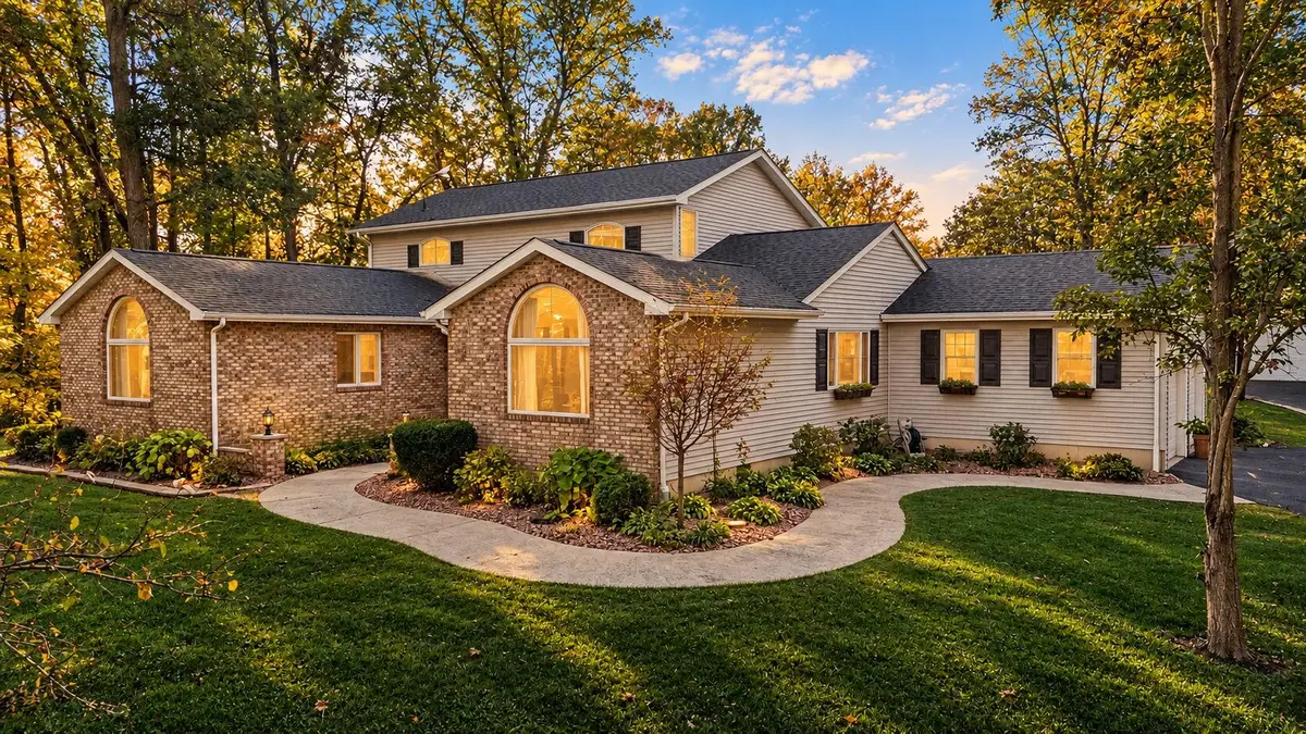 5201 Campbell Street, Valparaiso, IN 46385 - #1