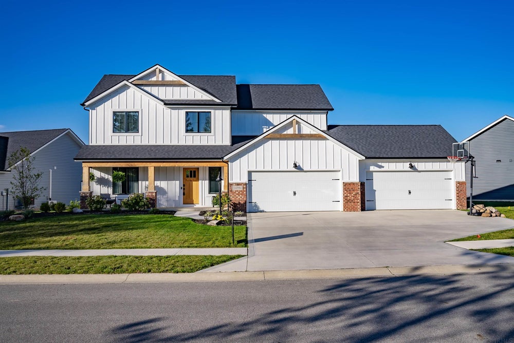 14981 Leo Creek Boulevard, Leo, IN 46765 BHGRE