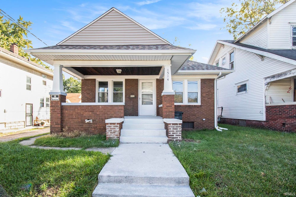 1514 Fellows Street, South Bend, IN 46613 BHGRE