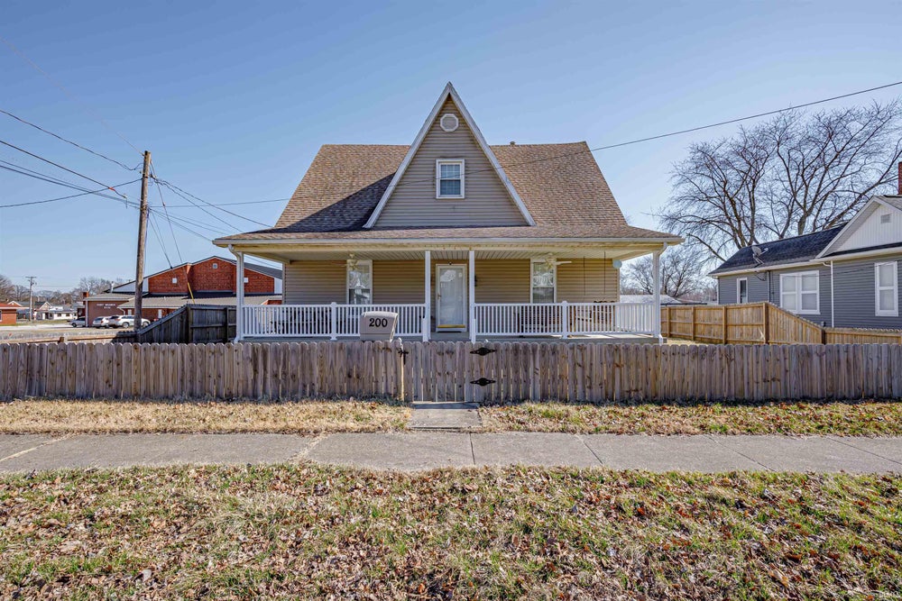 200 S Main Street, Fort Branch, IN 47648 BHGRE