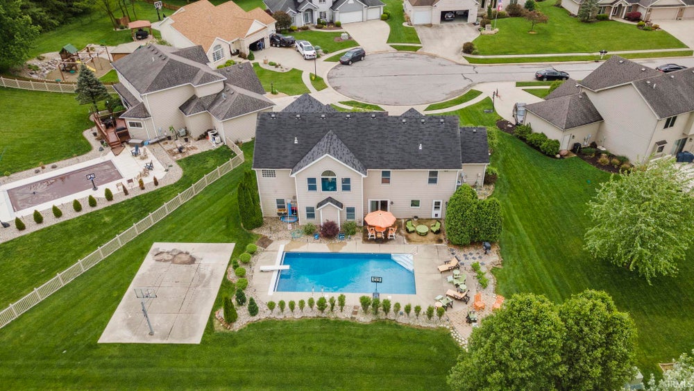 16610 Ridge Court, Fort Wayne, IN 46845 BHGRE