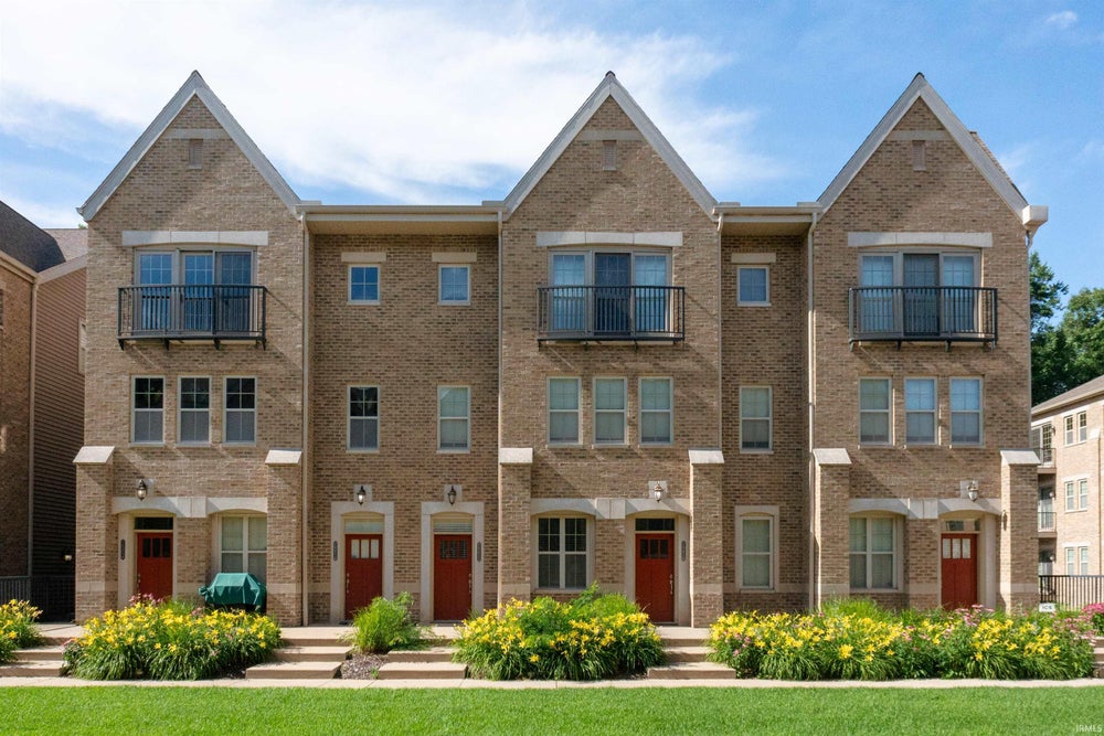 18412 Killeen Court South Bend IN 46637 BHGRE