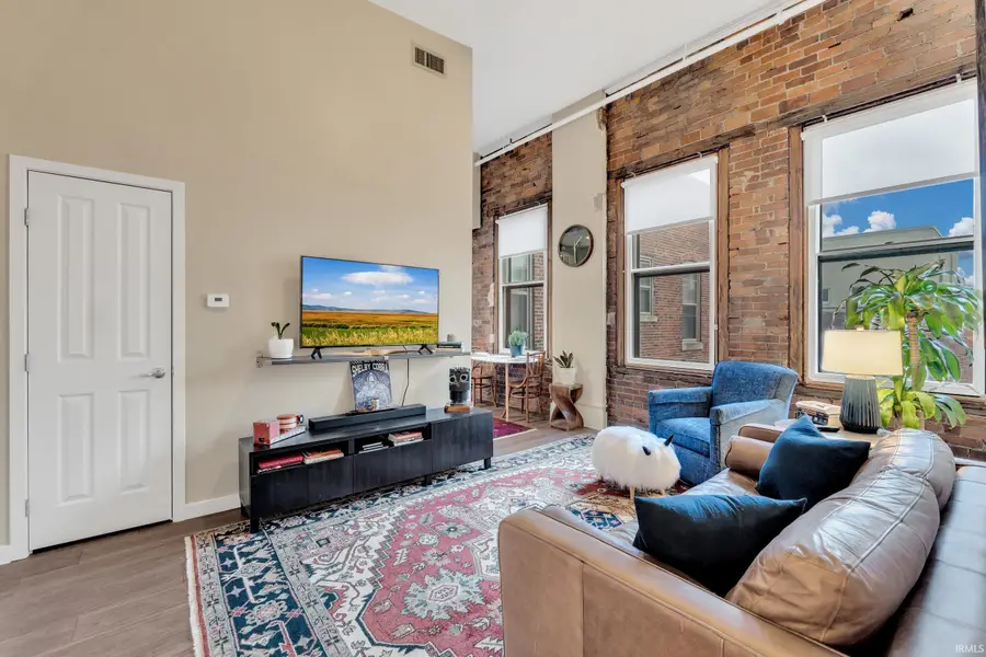 112 W Washington Boulevard #422, Fort Wayne, IN 46802 - Image #2