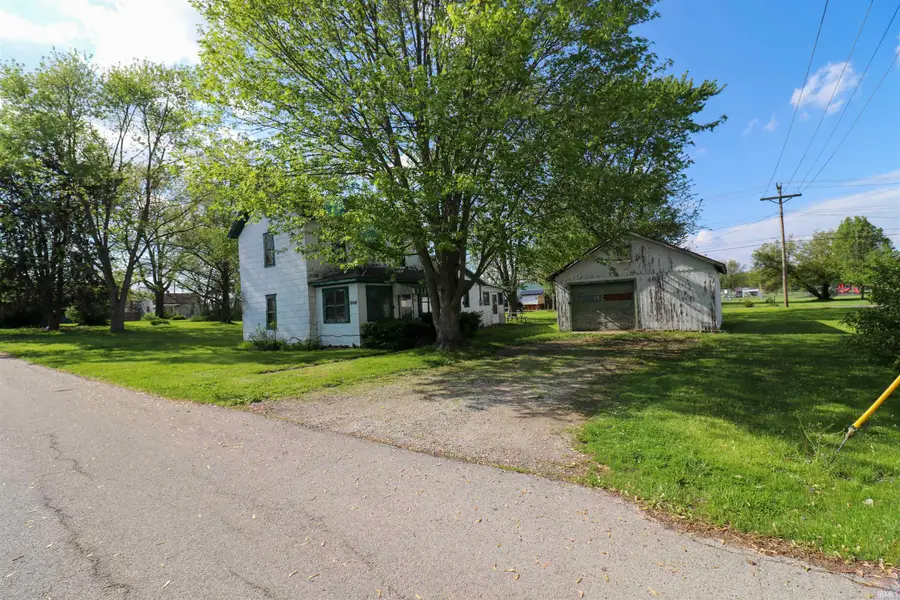 1008 W Elm Street, Hartford City, IN 47348 - #2