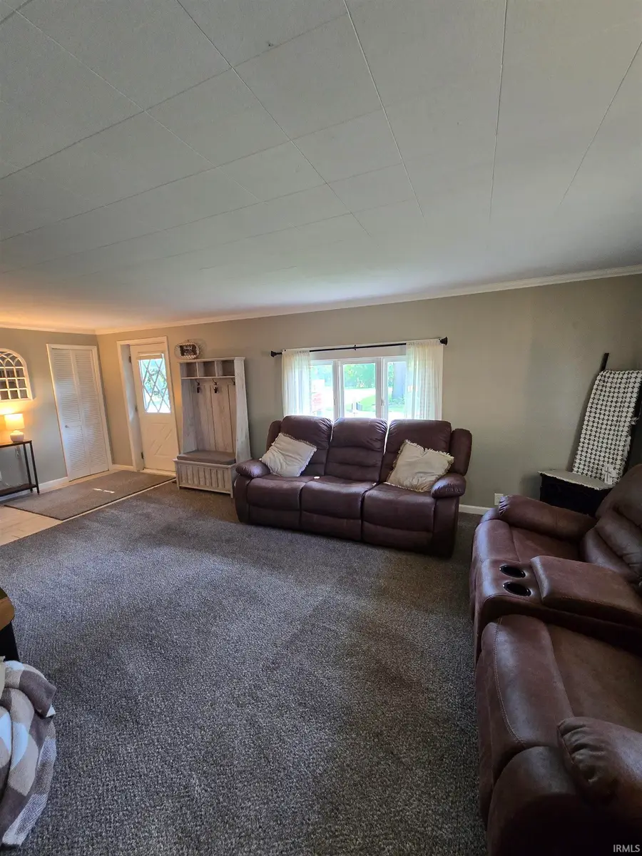 504 Indiana Avenue, Veedersburg, IN 47987 - Image #3