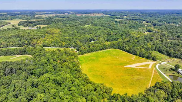 5 E Scotland Road, Bloomfield, IN 47424