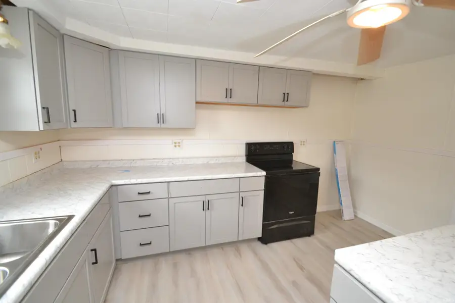 7786 E State Road 28 Road, Elwood, IN 46036 - Image #2