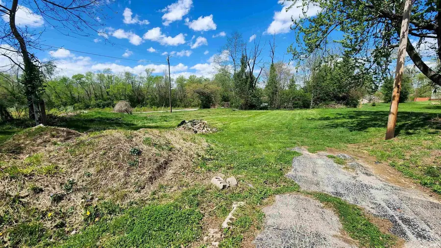 570 W Johnson Street, Sullivan, IN 47882 - Image #2