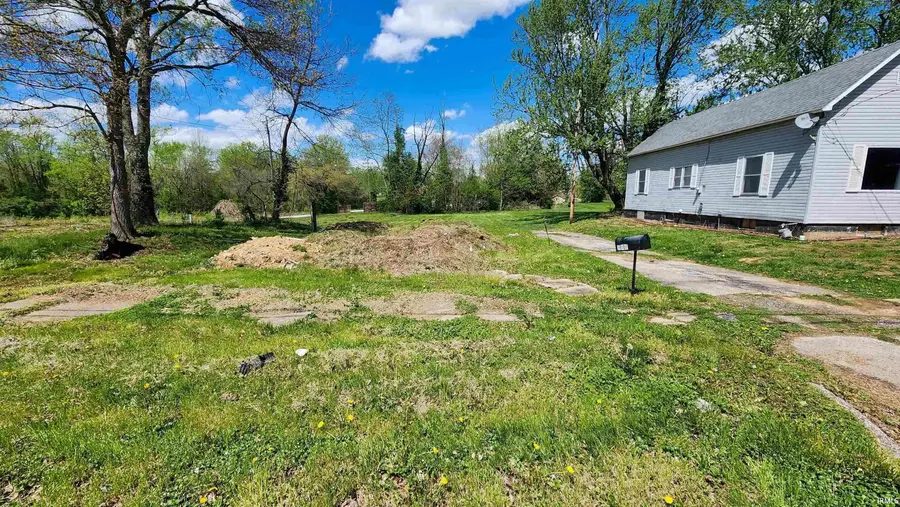 570 W Johnson Street, Sullivan, IN 47882 - Image #3