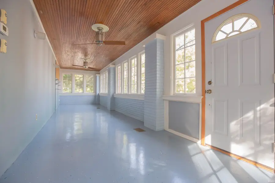 9051 Middle Mount Vernon Road, Mount Vernon, IN 47620 - Image #3