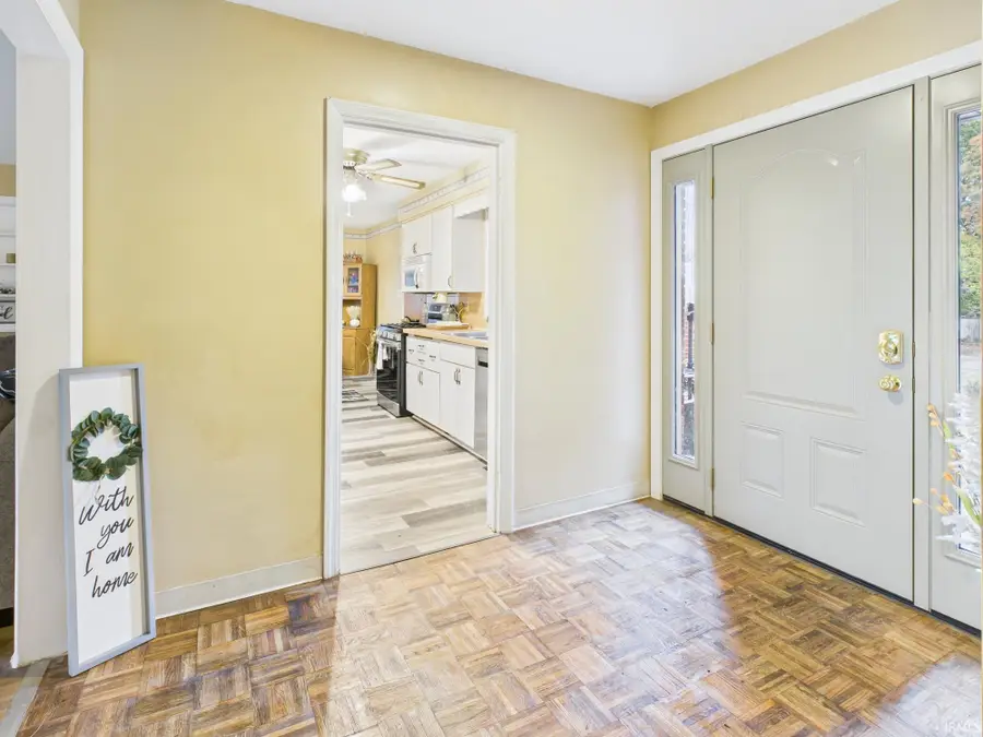 307 N Winthrop Road, Muncie, IN 47304 - Image #3