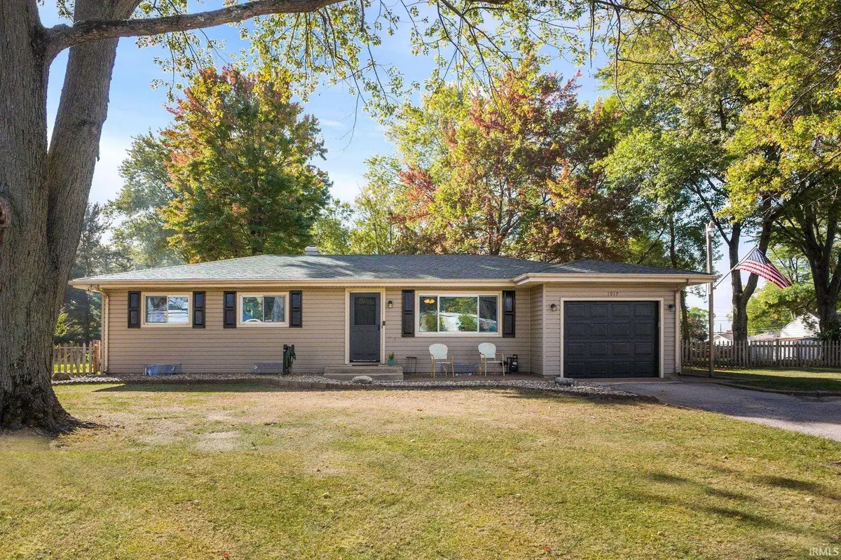 1917 E Mckinley Avenue, Mishawaka, IN 46545 - Image #1