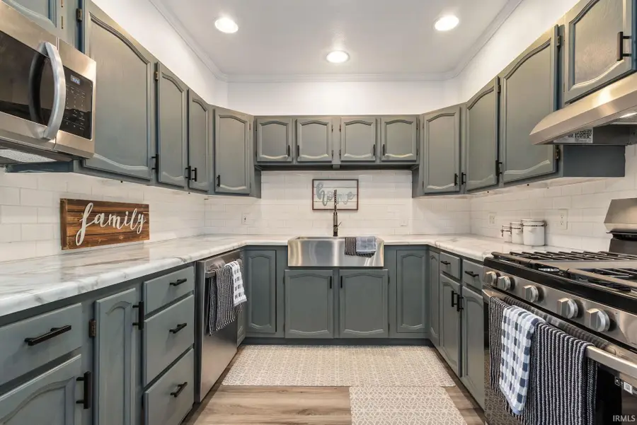 1917 E Mckinley Avenue, Mishawaka, IN 46545 - Image #2