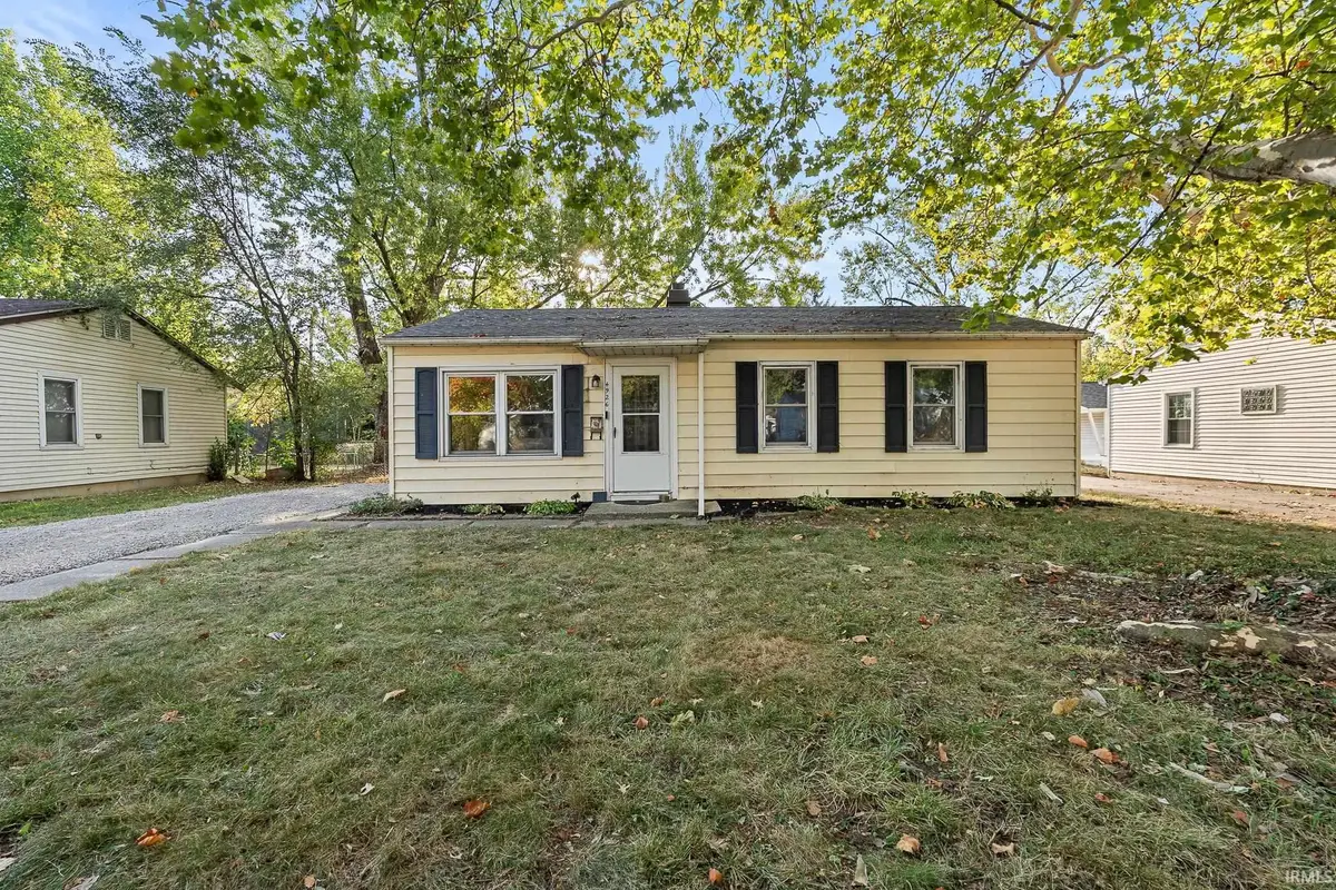 4926 S Camden Drive, Fort Wayne, IN 46825 - Image #1
