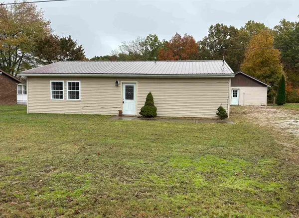 957 S Strauser Road, Springville, IN 47462