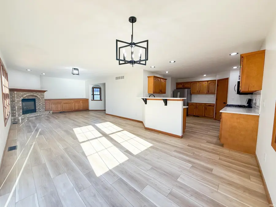 1815 Bennington Drive, Mishawaka, IN 46544 - Image #2