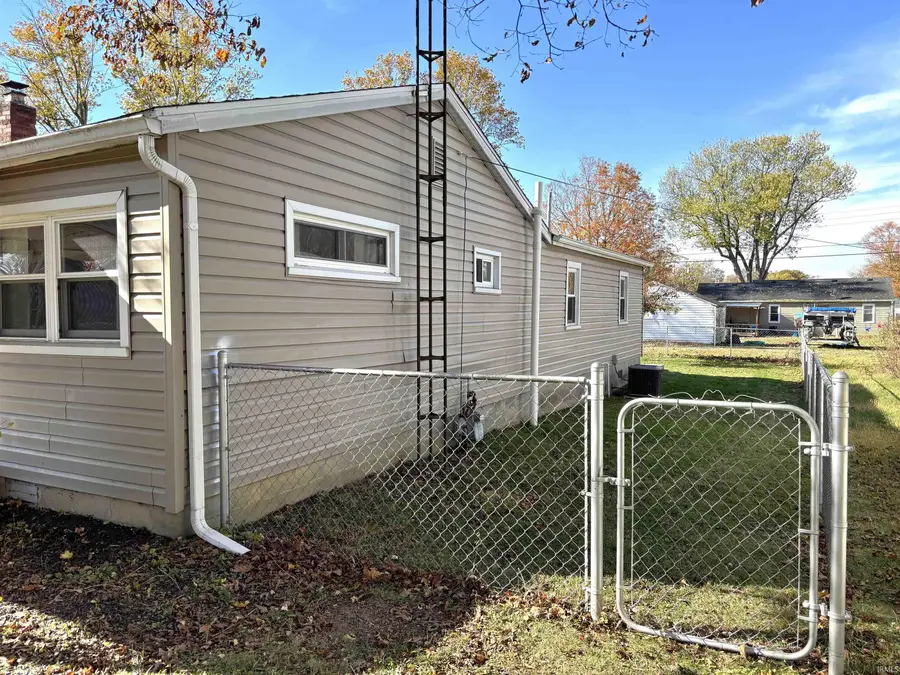 332 N Parker Avenue, Albany, IN 47320 - Image #2