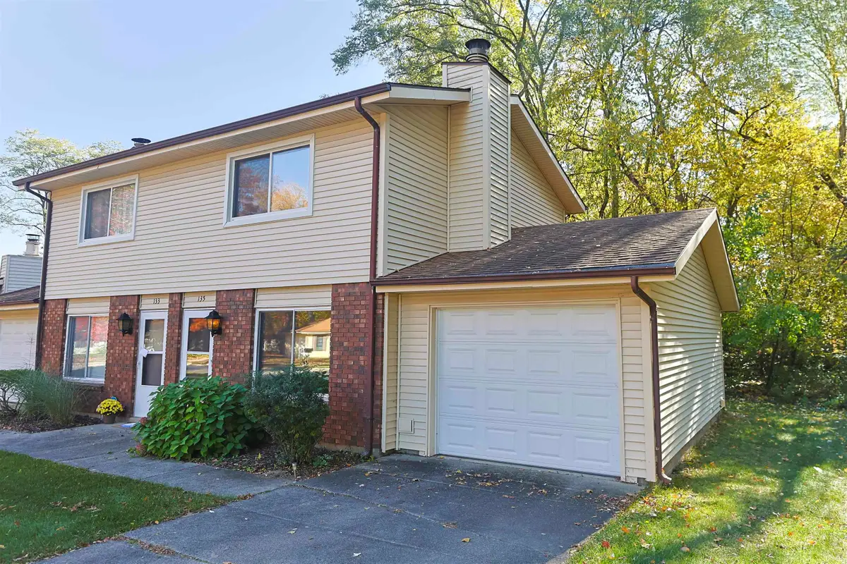 135 W Leyte Avenue, Mishawaka, IN 46545 - Image #1