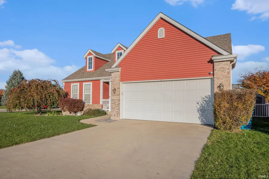 424 Champery Drive, Osceola, IN 46561 - Image #2