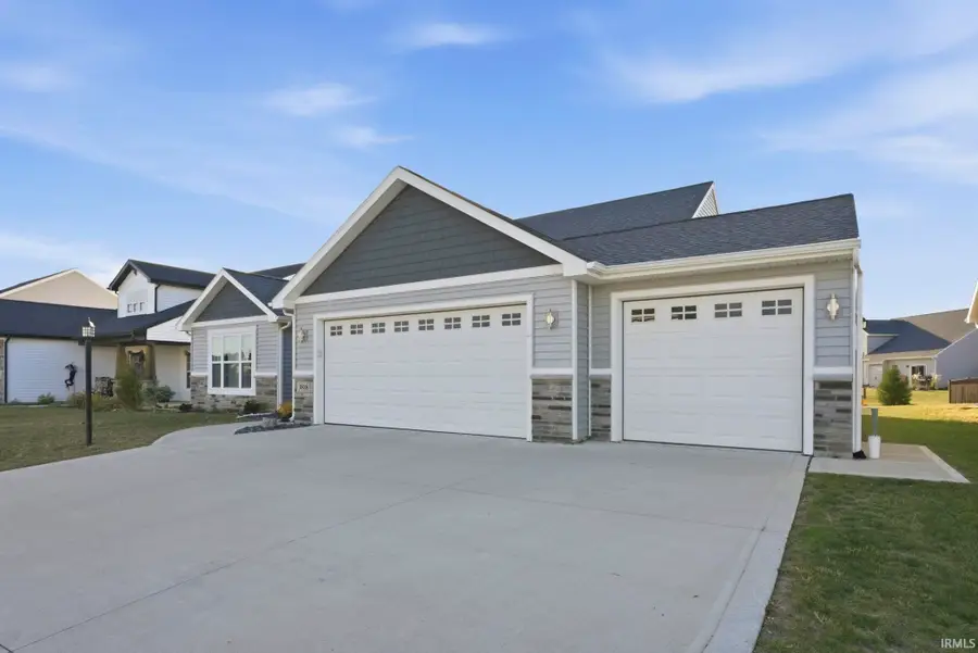 3818 Sun Stone Way, New Haven, IN 46774 - Image #2