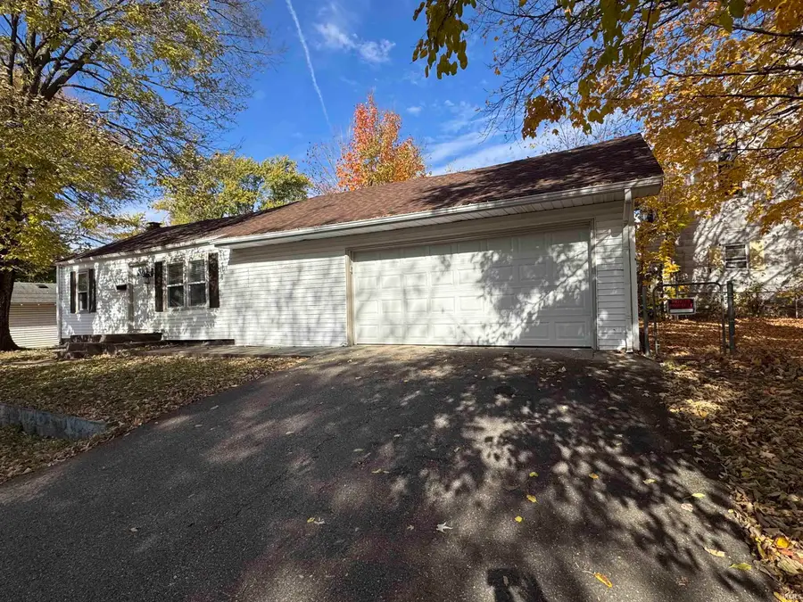 226 E 16th Street, Muncie, IN 47302 - Image #2