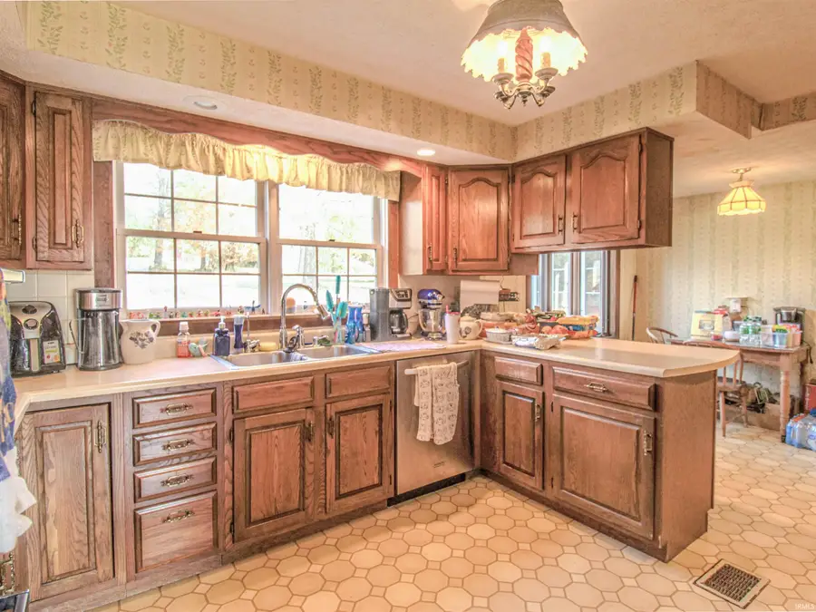 7 Mapleton Drive, Bedford, IN 47421 - Image #3